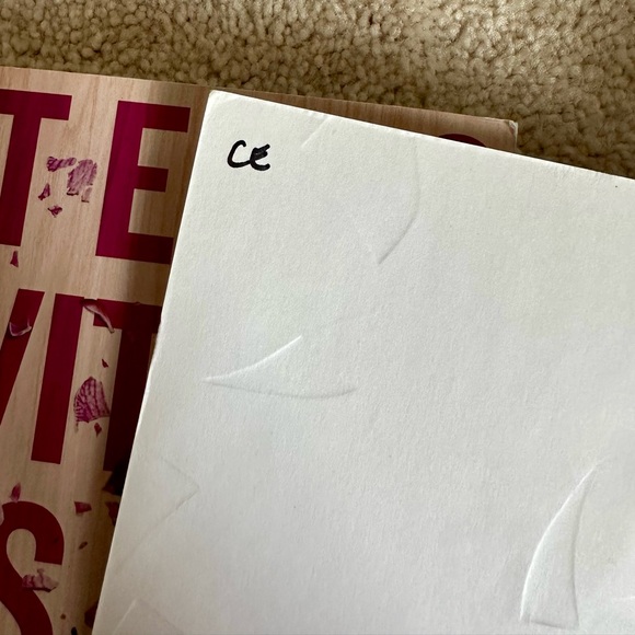 Colleen Hoover Book Bundle - Picture 5 of 5